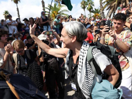 “Chega de massacre, é hora de deter o bloqueio israelense”, conclama ex-prefeita de Barcelona