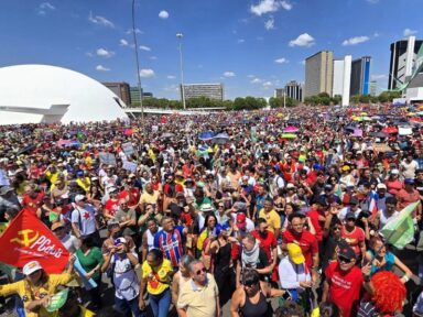 Manifestações tomam as ruas do país contra “PEC da bandidagem” e anistia a golpistas