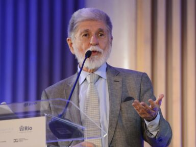 Trump não cria “clima favorável para qualquer tipo de negociação”, diz Amorim