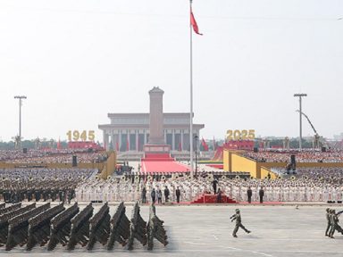“Nobre causa da paz e desenvolvimento da humanidade prevalecerá”, diz Xi no desfile da Vitória