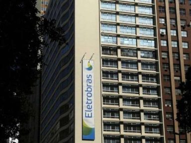 Justiça proíbe Eletrobrás de reduzir salários em acordos ilegais com trabalhadores
