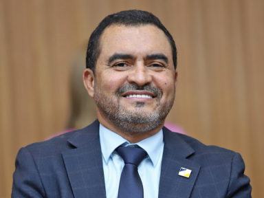 Justiça afasta governador do TO: suspeita é de desvio de R$ 73 mi em verba da Covid