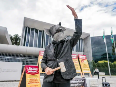 PR: Oposição questiona privatizações de Ratinho Jr. após denúncias da Operação Carbono Oculto