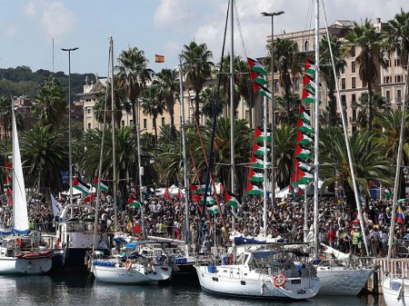 22 barcos com ativistas de 44 países saem de Barcelona para romper bloqueio de Israel a Gaza