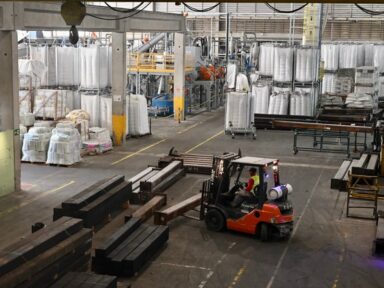 Economia desacelera e BC promete manter juro a 15% por tempo “prolongado”