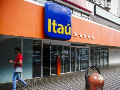 Sindicato dos Bancários entra na Justiça contra Itaú por demissões em massa