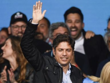 “União de forças argentinas” vence desintegração e retrocesso de Milei, diz Kicillof