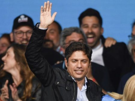 “União de forças argentinas” vence desintegração e retrocesso de Milei, diz Kicillof