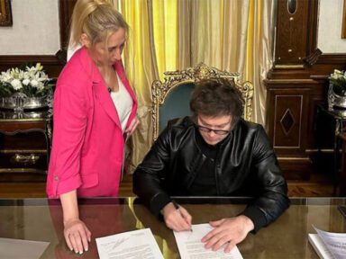 Milei atende ao FMI e veta recursos às universidades públicas