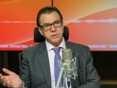 Ministro defende fim da escala 6×1 e ressalta mobilização para pressionar Congresso