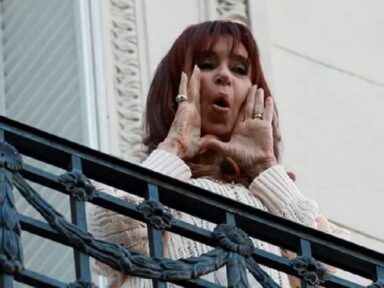 Cristina Kirchner denuncia endividamento e vassalagem de Javier Milei