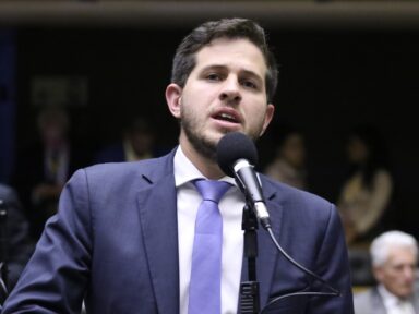 “Aliados de Bolsonaro querem anistia só para ele”, observa líder do PSB