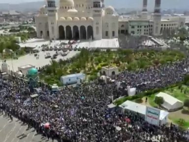 Iêmen faz funeral para premiê e ministros mortos em ataque terrorista de Israel