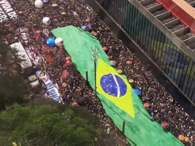 Paulista lotada contra impunidade a golpistas, corruptos e traidores da pátria