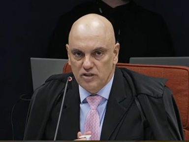 Moraes: primeiro Bolsonaro tentou impedir eleição e depois quis derrubar presidente eleito