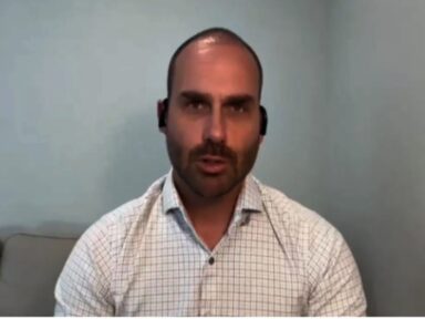 “Office boy” de Trump não consegue emplacar impunidade e se engalfinha com deputados